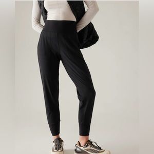 Athleta Venice Jogger Black medium EUC